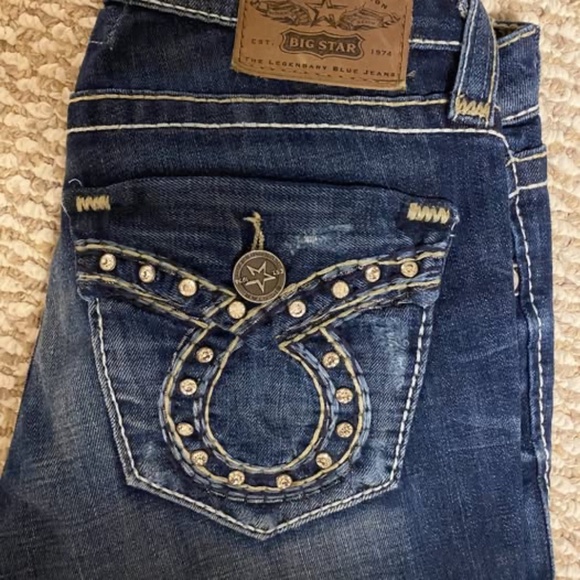 Buckle - Picture 4 of 4